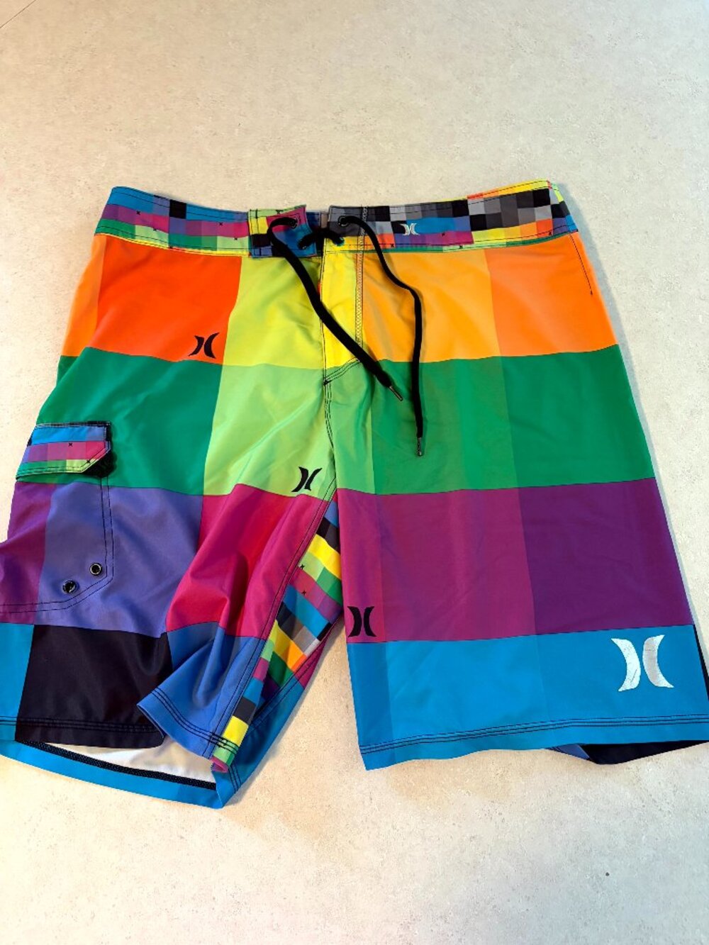 Hurley Men's Board shorts Swim Trunks Size 38 Unlined colorful
